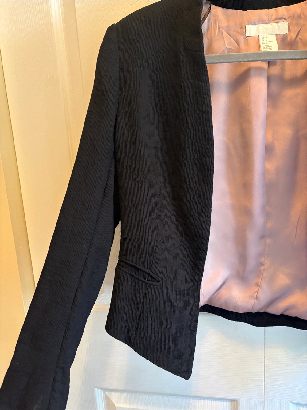 H&M Black Open-Front Blazer with Pink Satin Lining - Picture 5 of 11